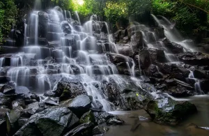 Kanto Lampo waterfall